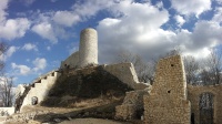 Ruiny zamku w Smoleniu - marzec 2014, po odbudowie części murów