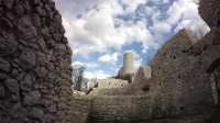 Ruiny zamku w Smoleniu - marzec 2014, po odbudowie części murów