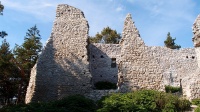 Ruiny zamku w Bydlinie, wrzesień 2013, po odbudowie murów